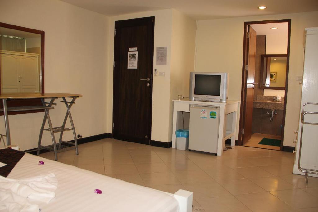 Chanisara Guest House Kata Beach  Kamer foto