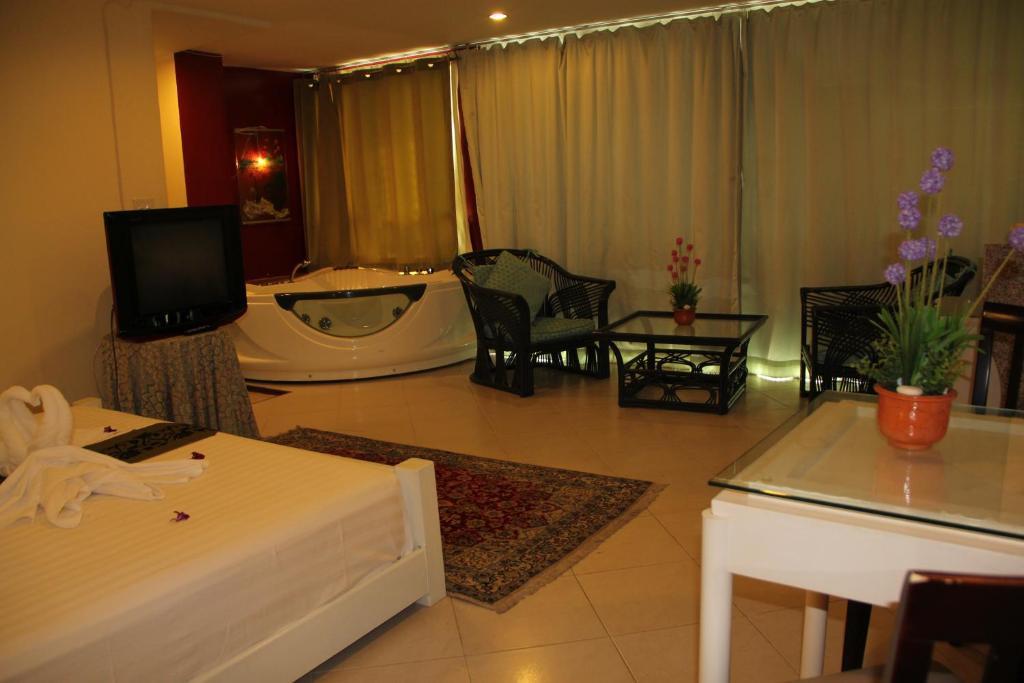 Chanisara Guest House Kata Beach  Kamer foto